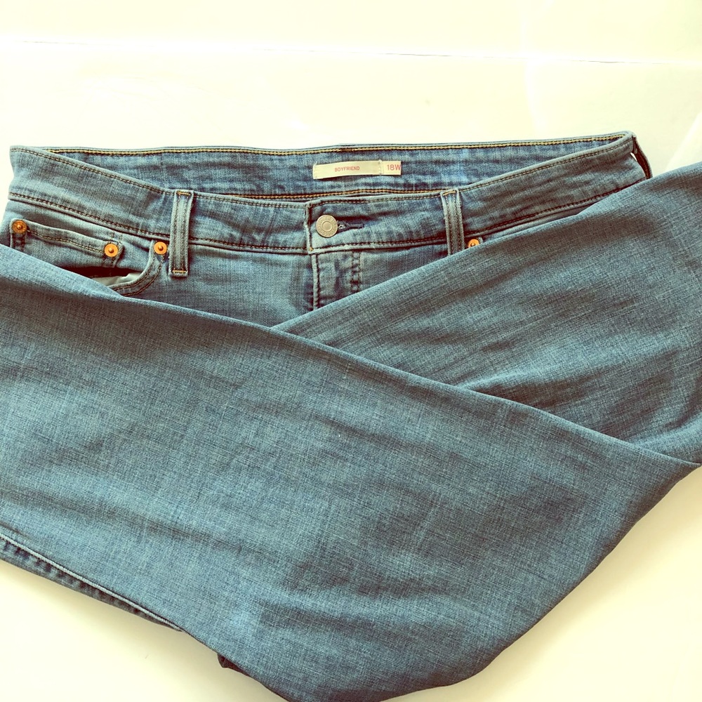 Levi's boyfriend jeans